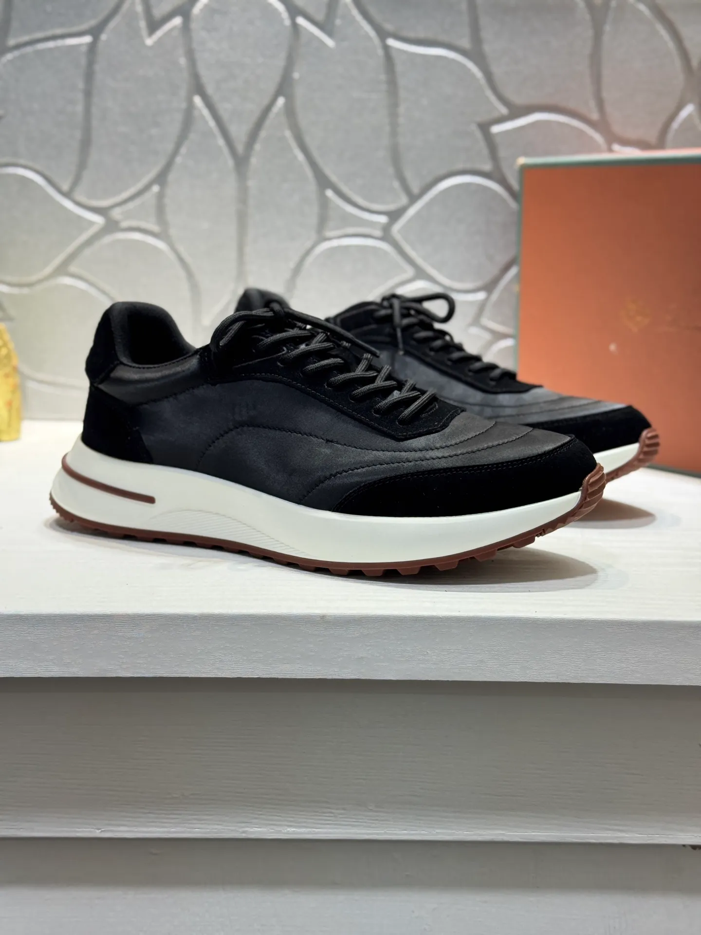 Men's men's shoes 💰440 [New style] 🪳🪳loro piana/LP material: The upper is made of umbrella cloth for routing. Anti-velvet fabric is wrapped on the front and back to ensure stability. The rear is equipped with a cushion to improve wearing comfort. Breathable mesh shoes. Stretch cloth lining𥚃. Latex mesh insole. TPU outsole. Code number: 38-44 (45 customized